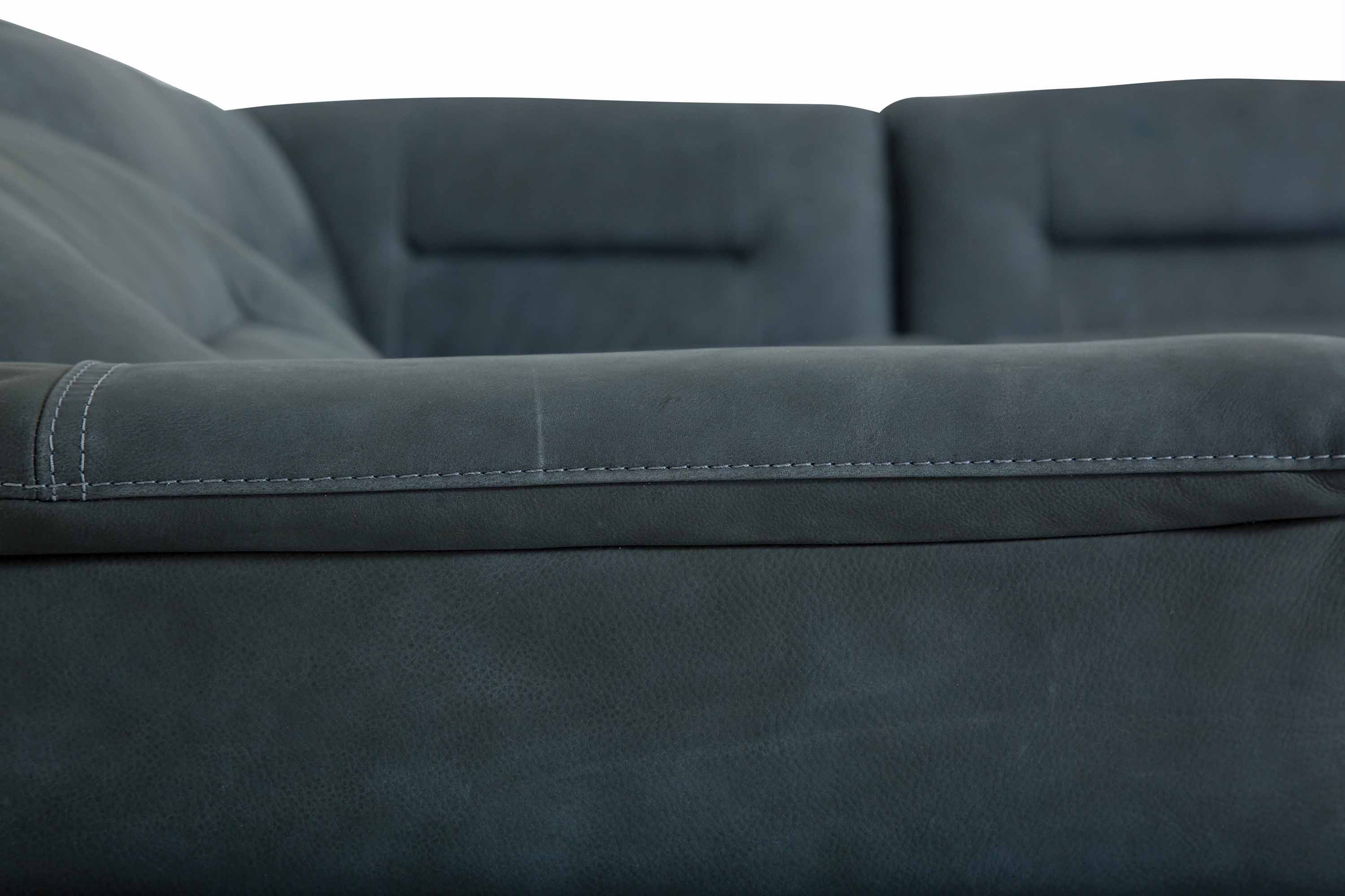 Keoni Leather Power Reclining Sectional With Articulating Headrest - Image 4