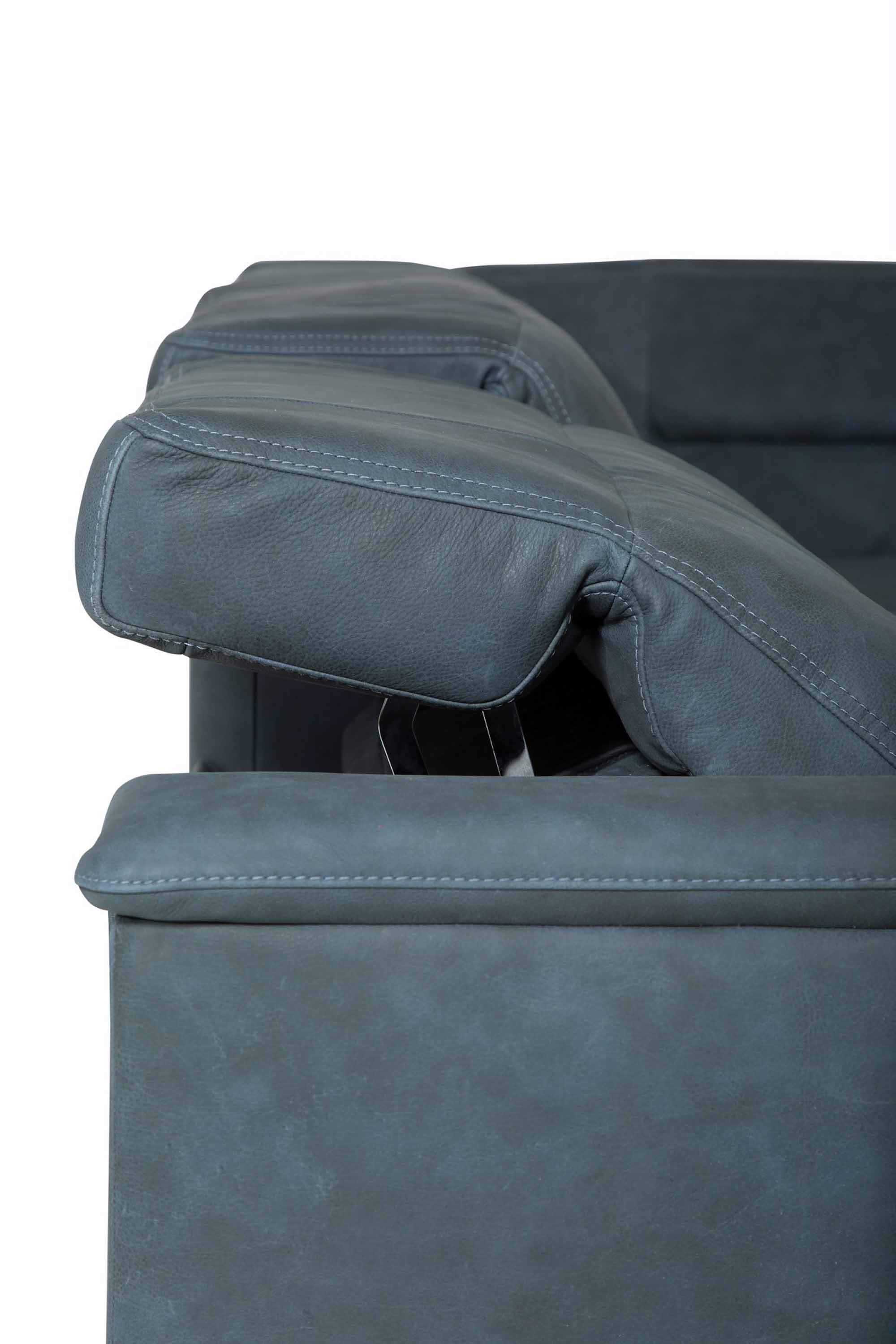 Keoni Leather Power Reclining Sectional With Articulating Headrest - Image 5