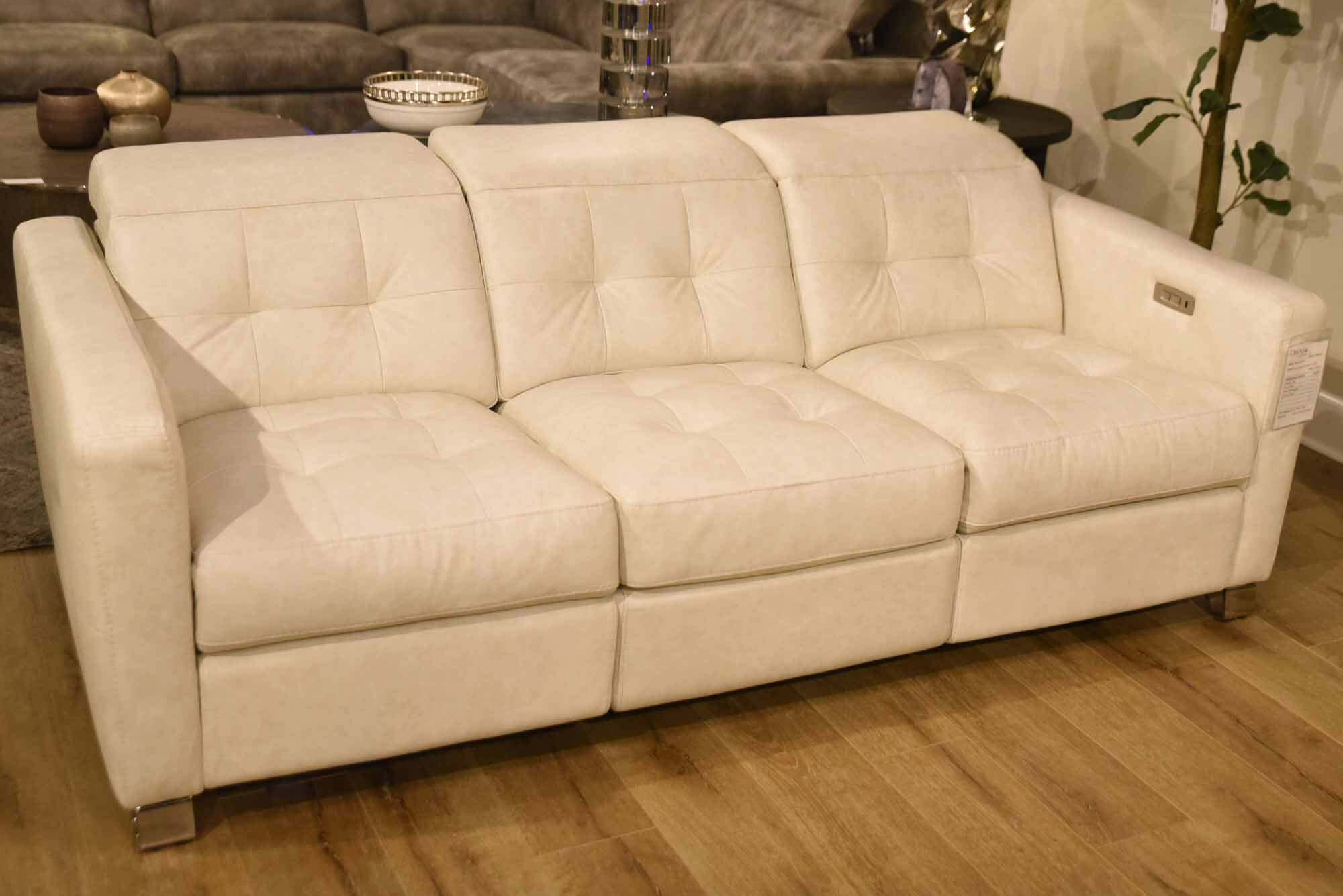 Sardinia Leather Power Reclining Loveseat with Articulating Headrest - Image 8